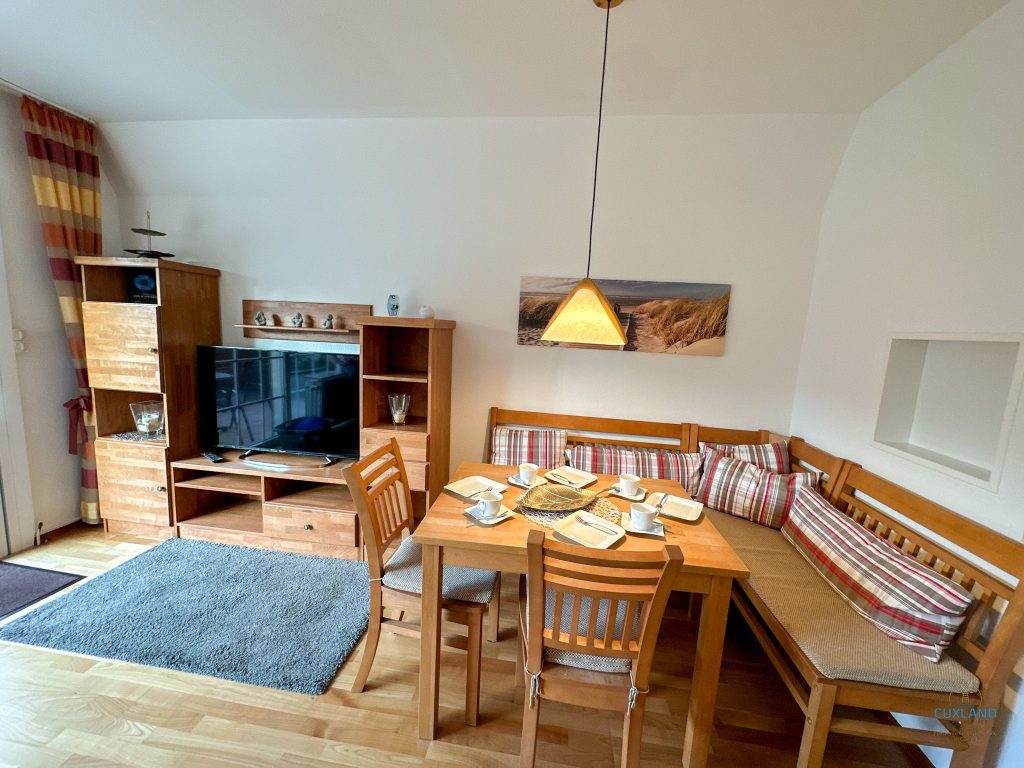 Cuxland-Fewo-Service-Ferienhaus Blinkfür-Kampweg 16-Wohn/Esszimmer