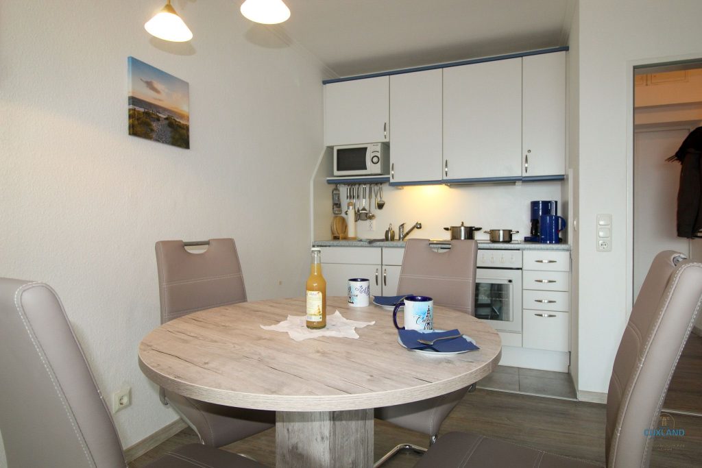 Cuxland-Fewo-Service-Haus Frische Brise-Wohnung 8.09.-Küchenzeile/Essbereich