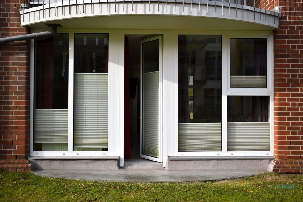 Cuxland-Fewo-Service-Residenz-Hohe Worth-Wohnung 5-Wohn/Terrasse