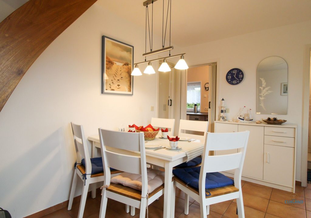 Cuxland-Fewo-Service-Ferienhaus Ringwall 109-Essbereich