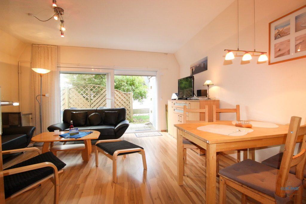 Cuxland-Fewo-Service-Ferienghaus Ringwall 8-Wohn/Esszimmer