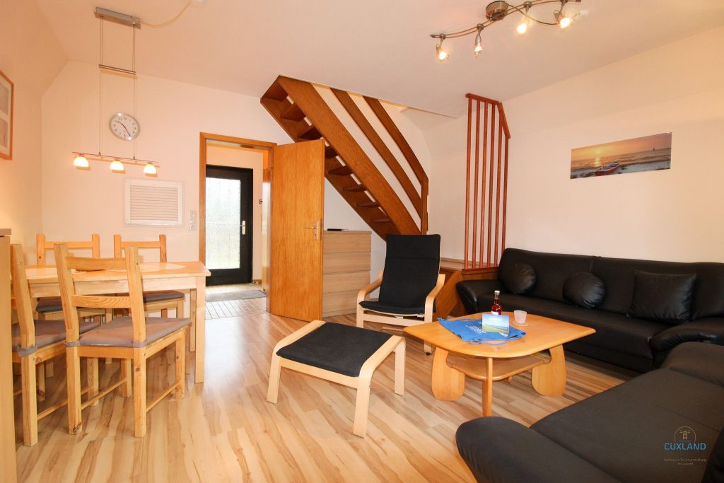 Cuxland-Fewo-Service-Ferienghaus Ringwall 8-Wohn/Esszimmer