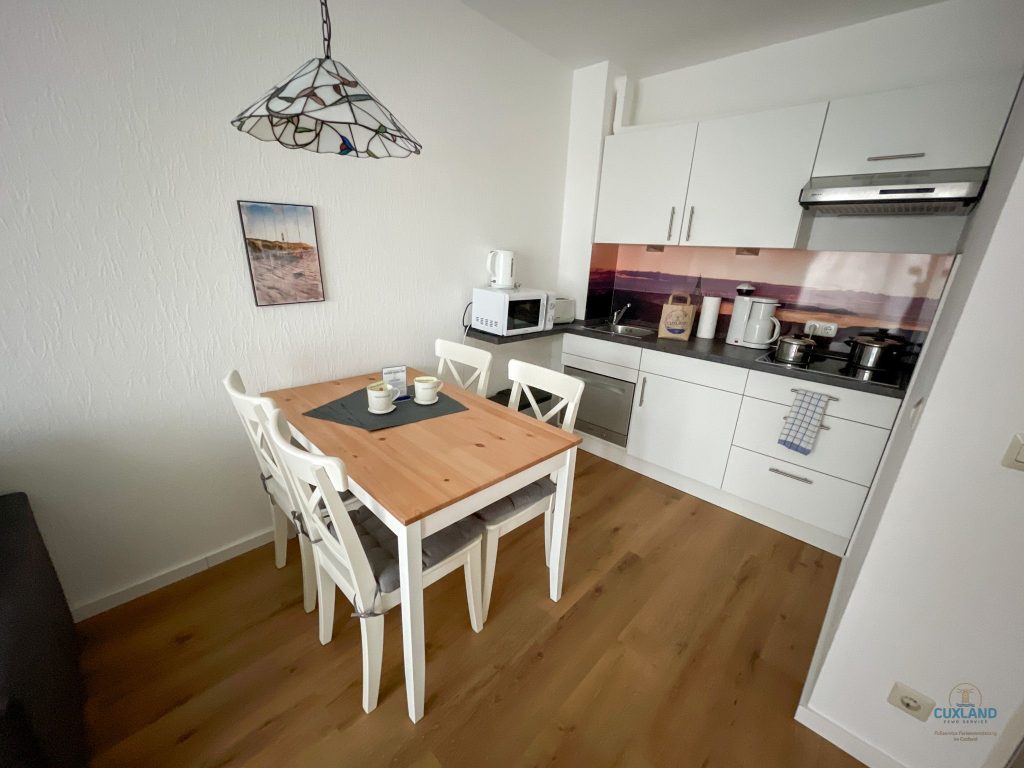 Cuxland-Fewo-Service-Haus Oceanic-Wohnung 1-Küchenzeile/Essbereich
