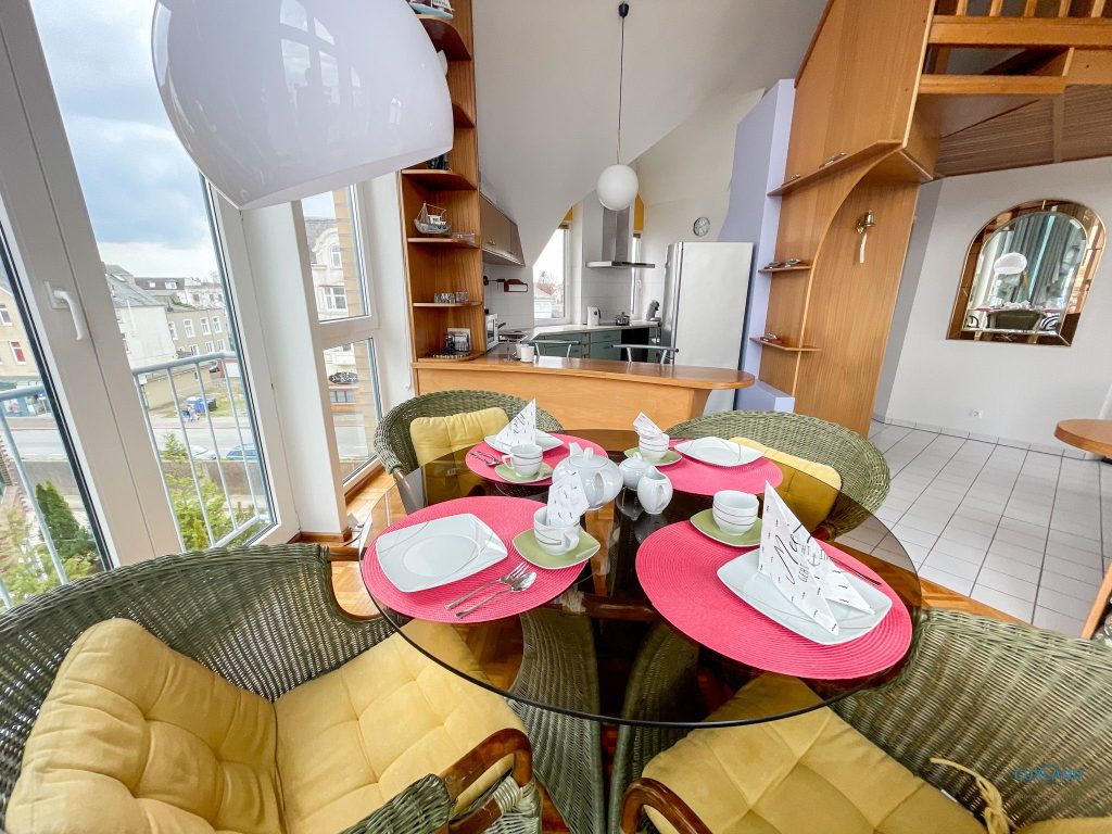 Cuxland-Fewo-Service-Ferienwohnung am Schleusenpril-City Marina-Essbereich