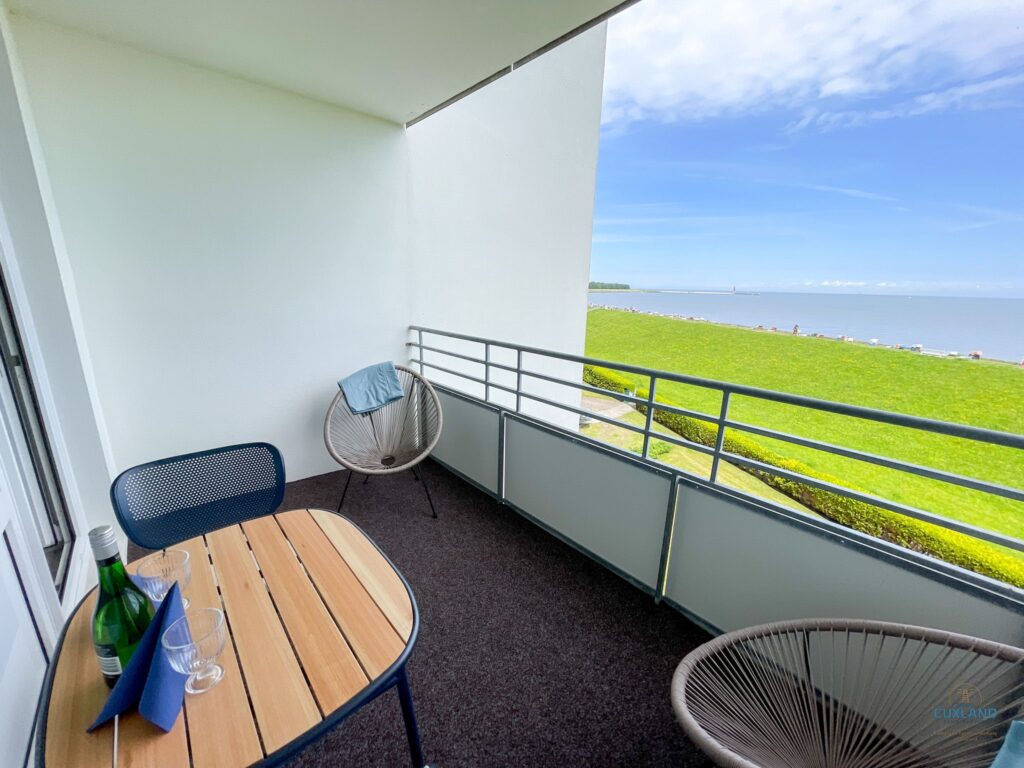 Cuxland-Fewo-Service-Kugelbakeblick-Wohnung 51-Balkon
