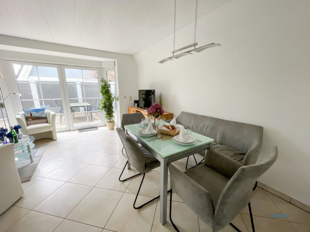 Cuxland-Fewo-Service-Ferienhaus am Ringwall 36-Wohn/Essbereich