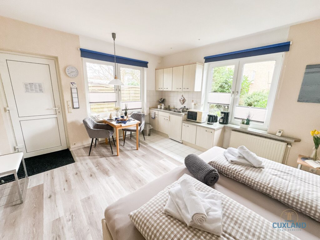 Cuxland-Fewo-Service-Ferienhaus Bungalow-Wohn/Schlafraum