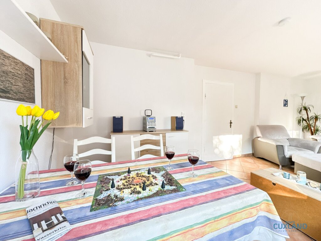 Cuxland-Fewo-Serviche-Ferienhaus Watt schön-Wohn/Esszimmer