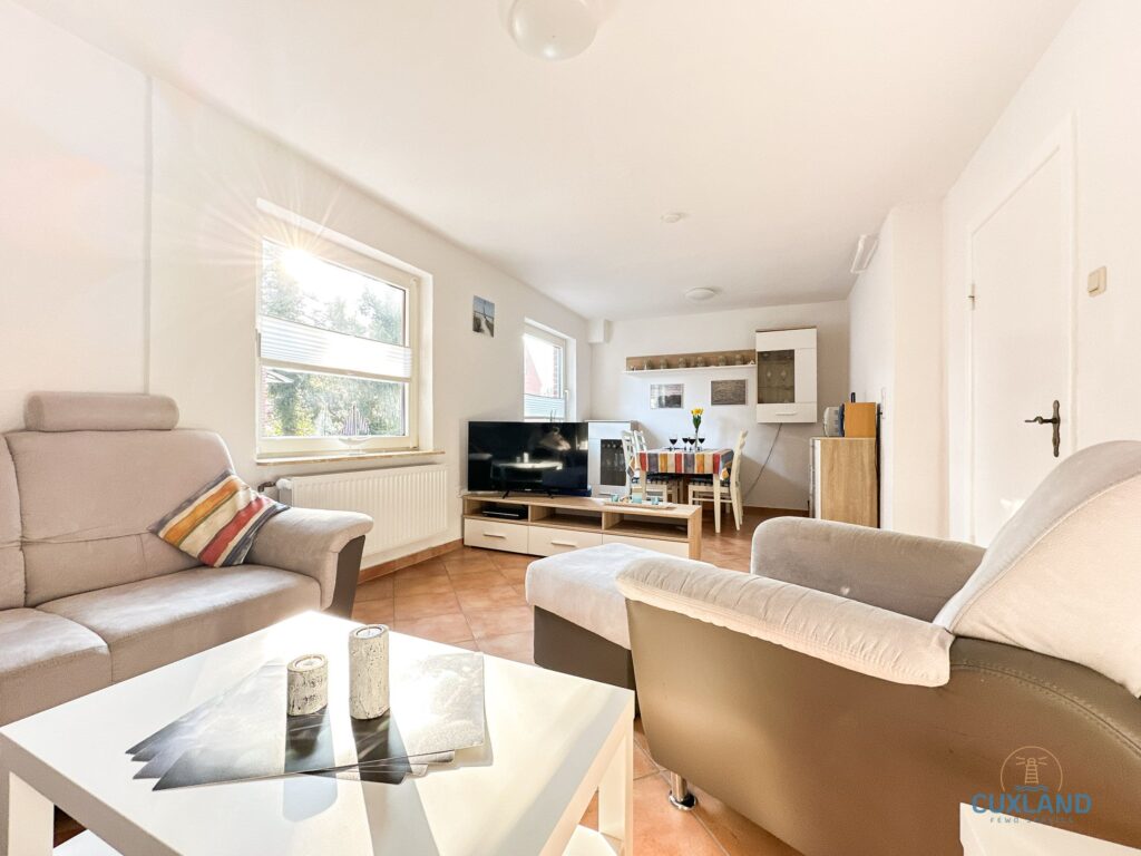Cuxland-Fewo-Serviche-Ferienhaus Watt schön-Wohn/Esszimmer