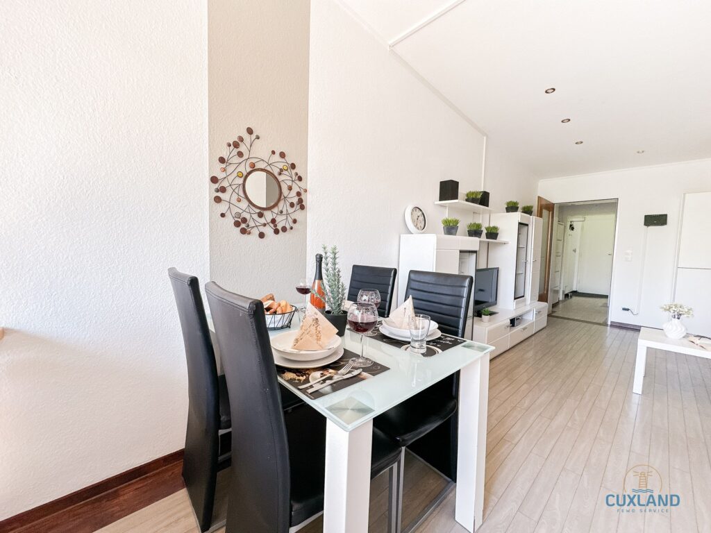 Cuxland-Fewo-Service-Haus Essen-Wohnung 22-Wohn/Essbereich